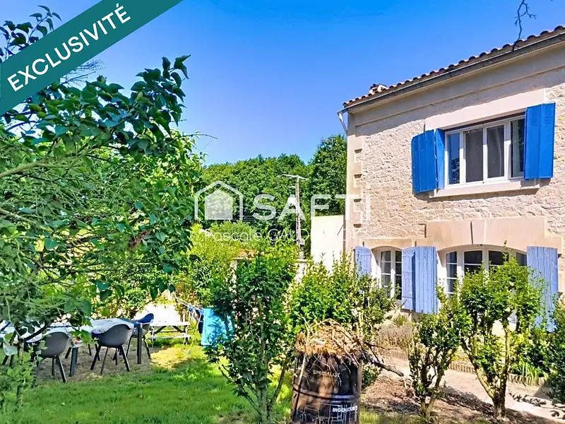 Maison, 216 m²