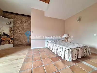 Maison, 240 m²