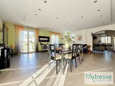 Maison, 220 m²