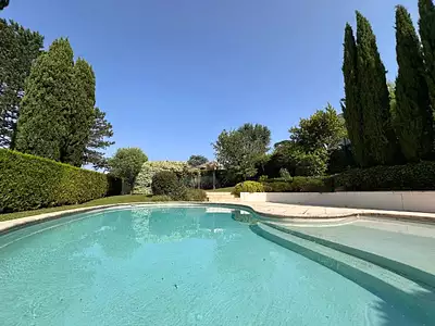 Maison, 215 m²