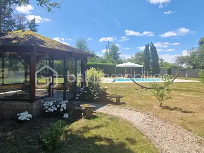 Maison, 370 m²