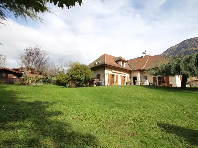 Maison, 256 m²