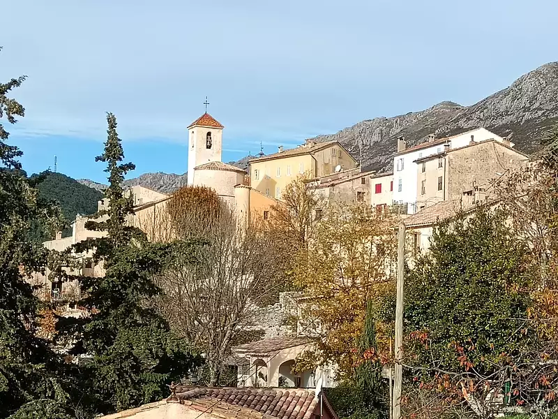 Terrain, 740 m²