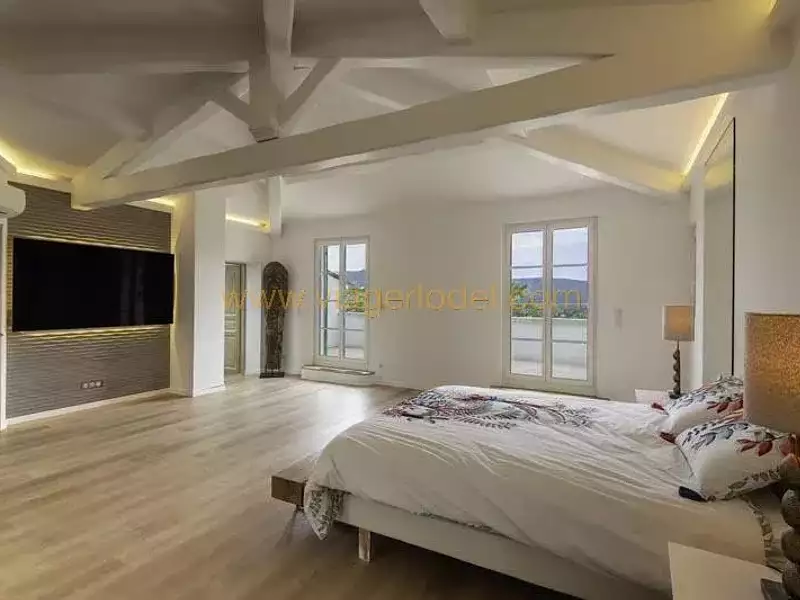Maison, 298,3 m²