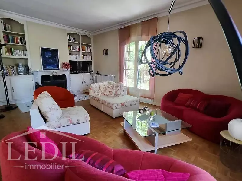 Maison, 165 m²