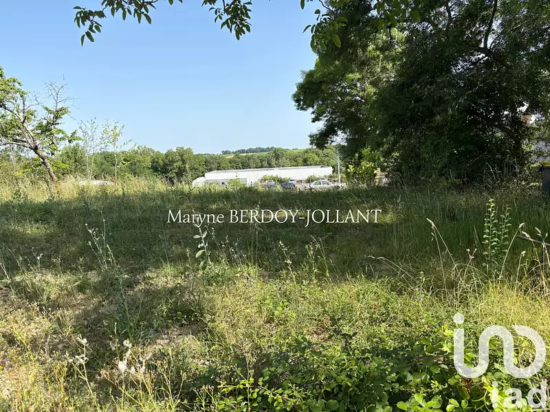 Terrain, 890 m²