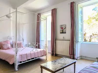 Maison, 904 m²