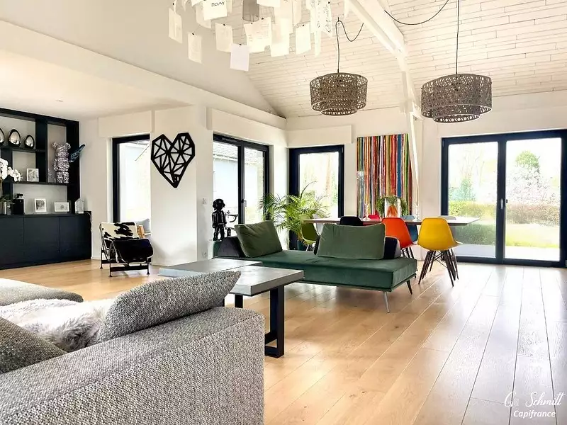 Maison, 196 m²