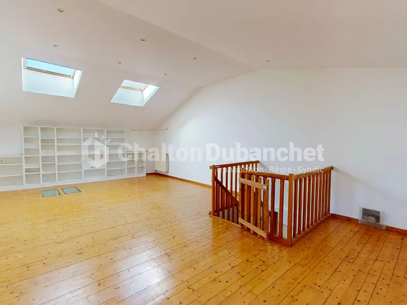 Appartement, 220,9 m²