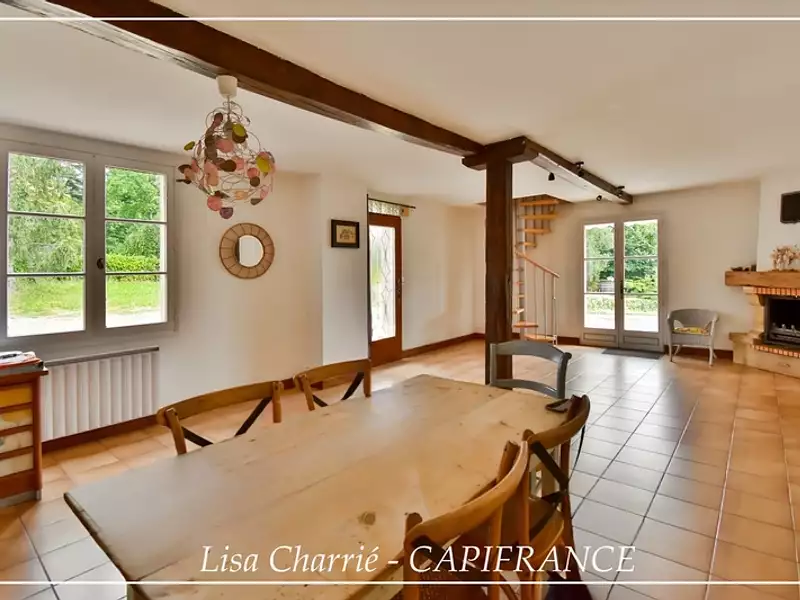 Maison, 295 m²
