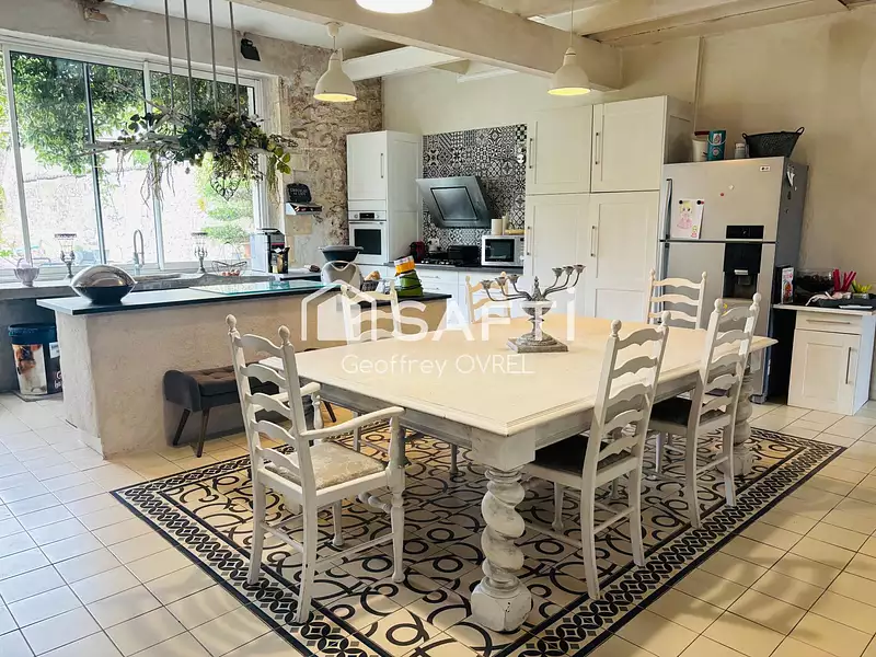Maison, 230 m²