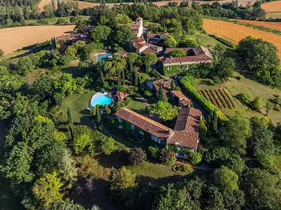 Maison, 819 m²