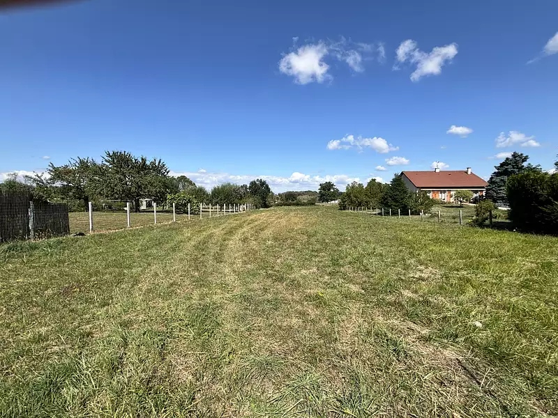 Terrain, 2 052 m²