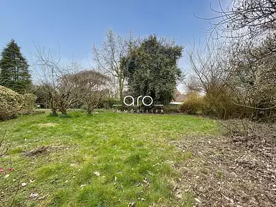 Terrain, 823 m²