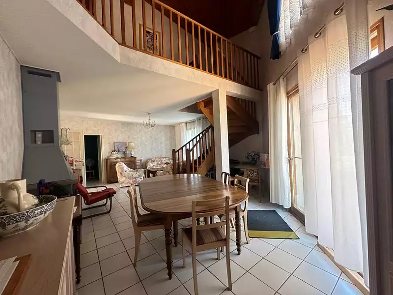 Maison, 230 m²