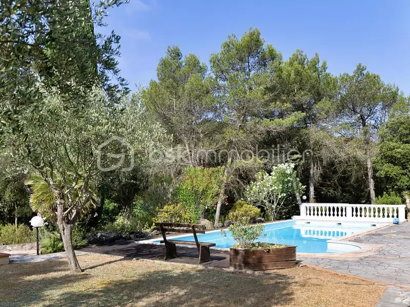 Maison, 265 m²