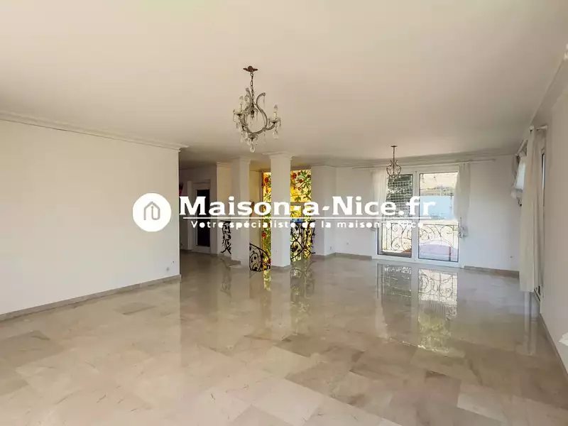 Maison, 333,07 m²