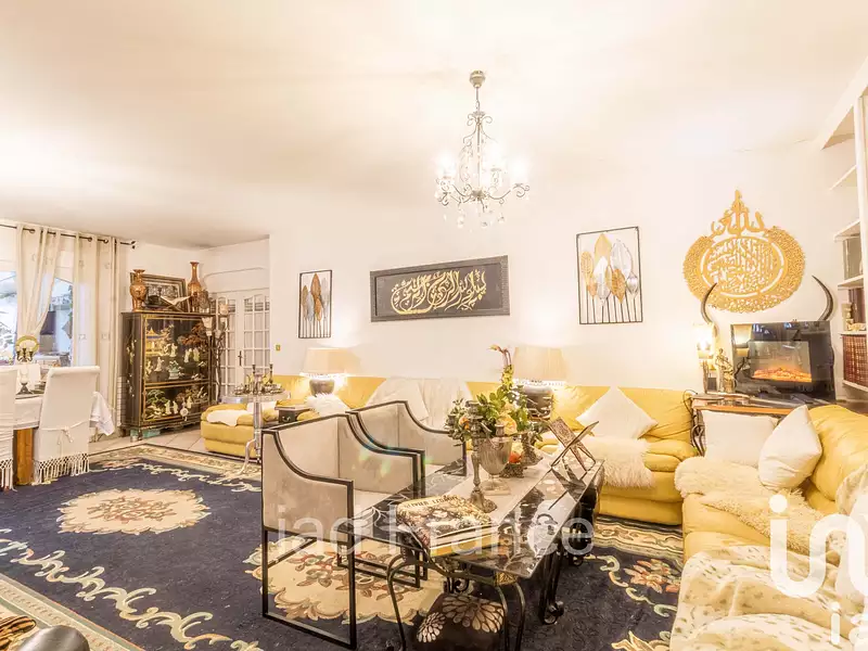 Maison, 270 m²
