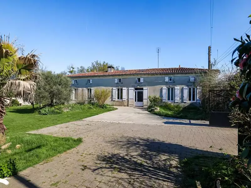Maison, 246 m²