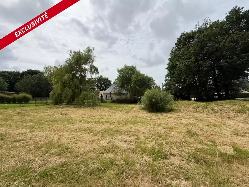 Terrain, 821 m²