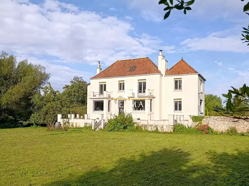 Maison, 311 m²