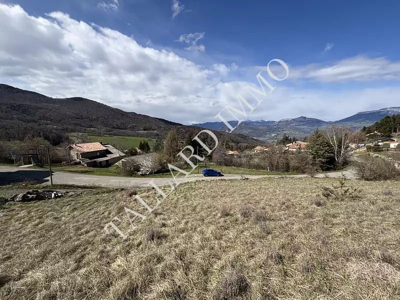 Terrain, 10 778 m²