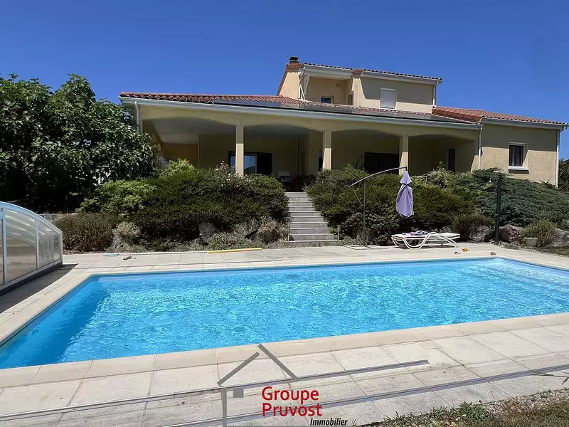 Maison, 174 m²