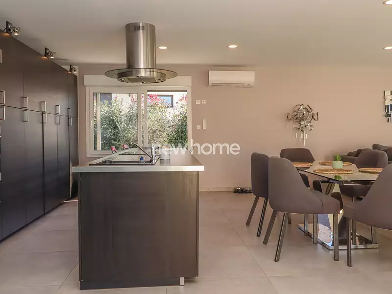 Maison, 180 m²