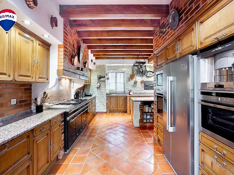 Maison, 306 m²