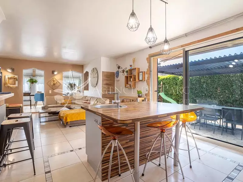 Maison, 168 m²