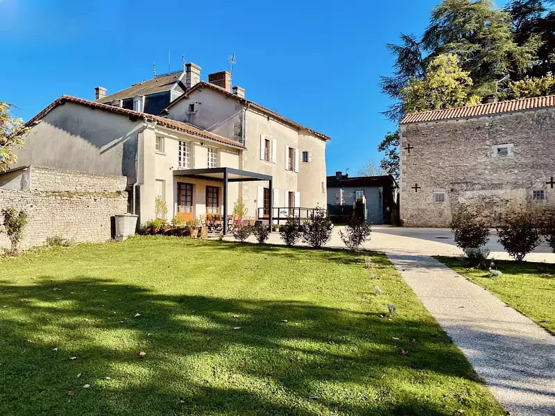 Maison, 225 m²