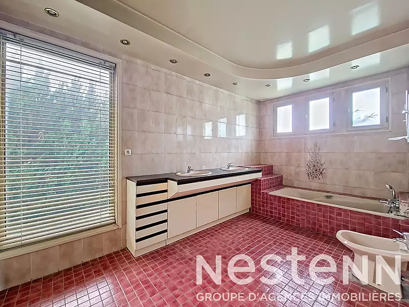 Maison, 250 m²