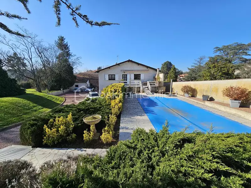 Maison, 250 m²