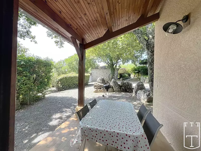 Maison, 640 m²