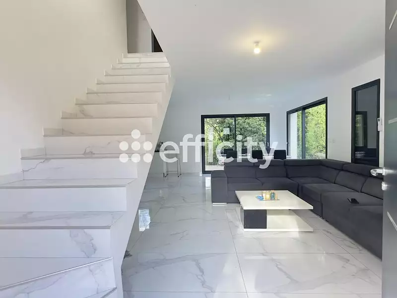 Maison, 92 m²