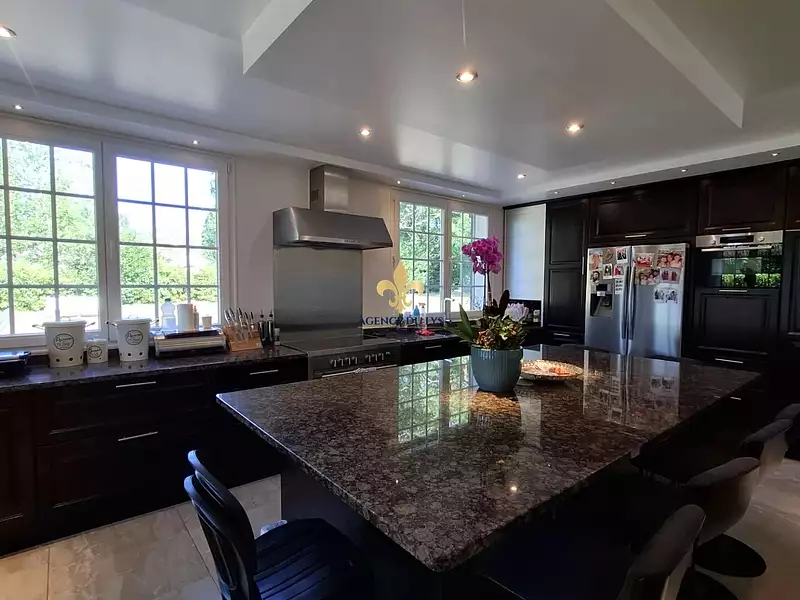 Maison, 195 m²