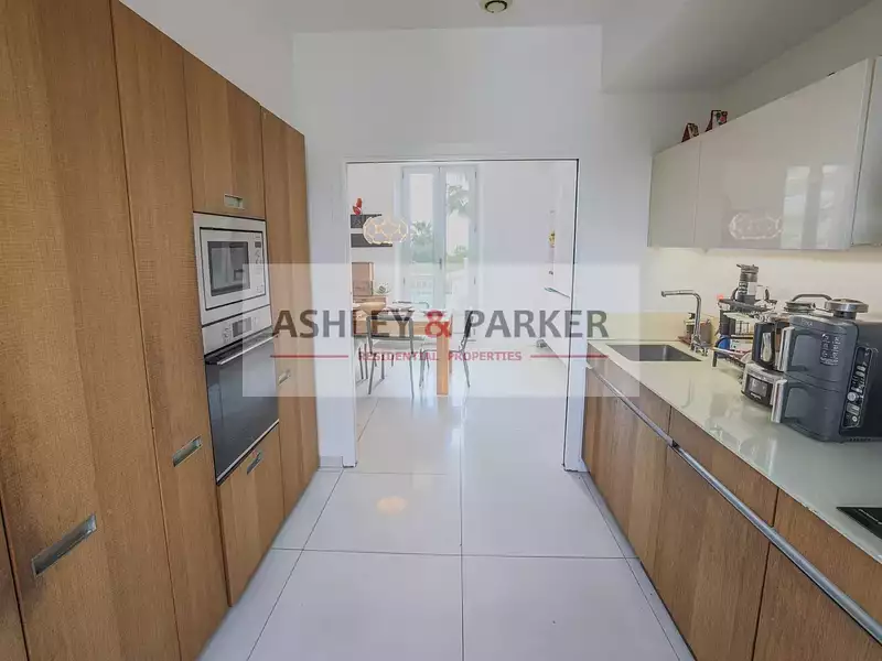 Maison, 400 m²