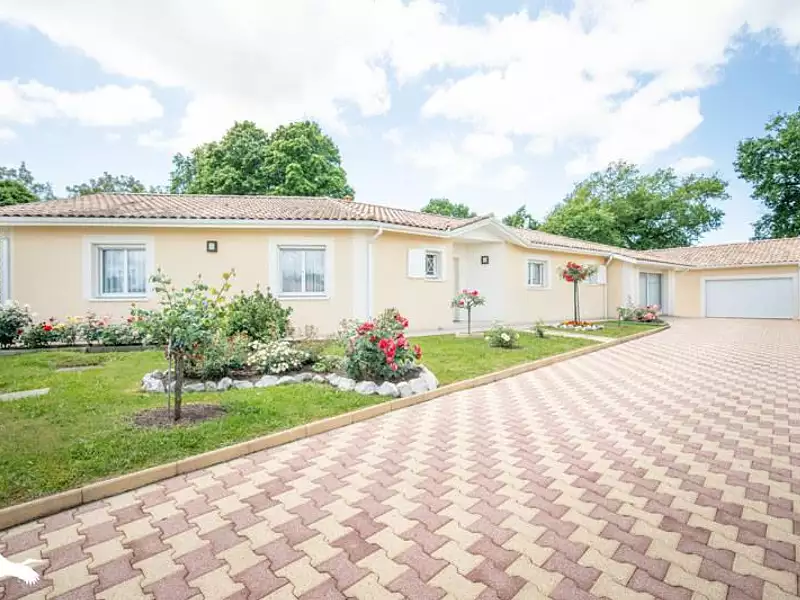 Maison, 180 m²