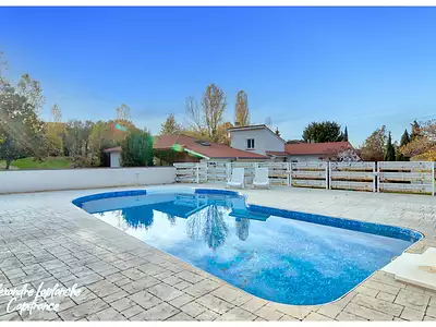 Maison, 242 m²