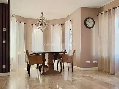 Maison, 164 m²