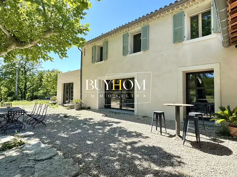 Maison, 240 m²