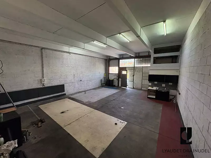 Divers, 2 380 m²
