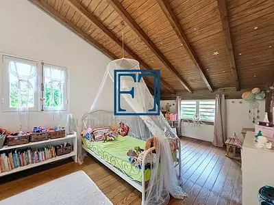 Maison, 211 m²