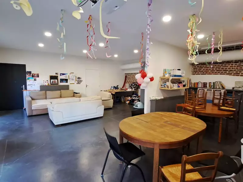 Immeuble, 643 m²