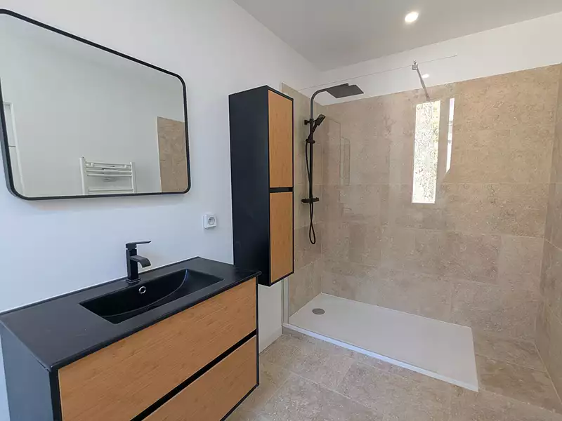 Immeuble, 130 m²