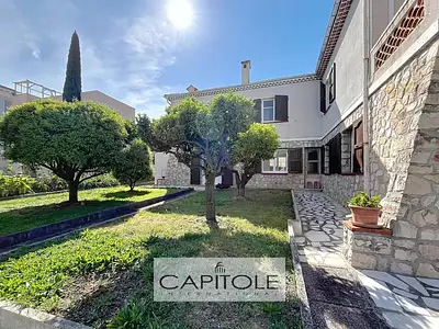 Maison, 268 m²