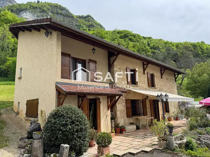 Maison, 184 m²