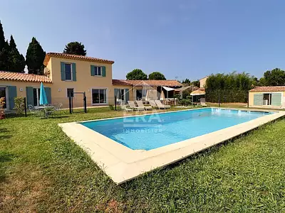 Maison, 255 m²