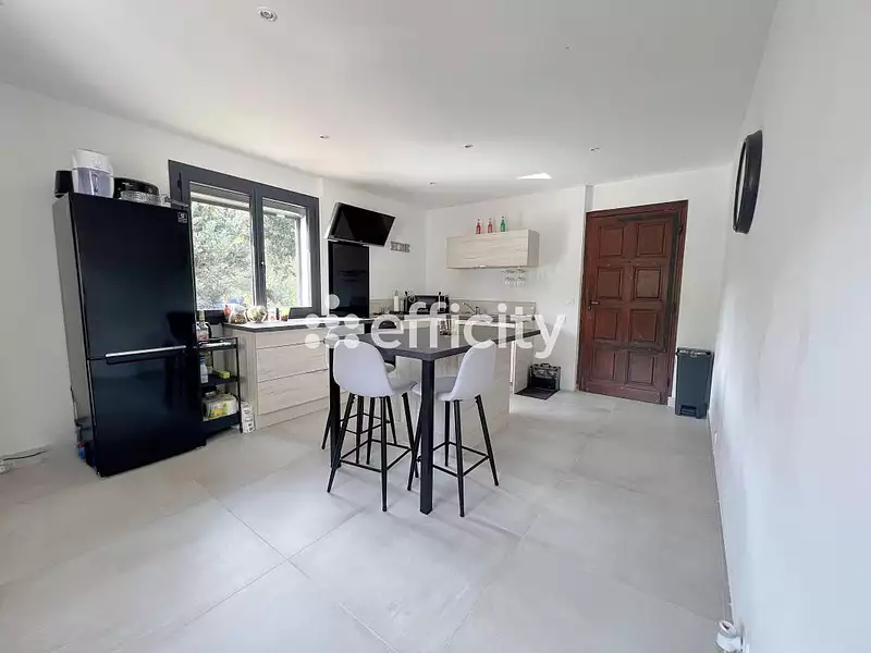 Maison, 203 m²