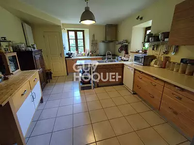 Maison, 250 m²